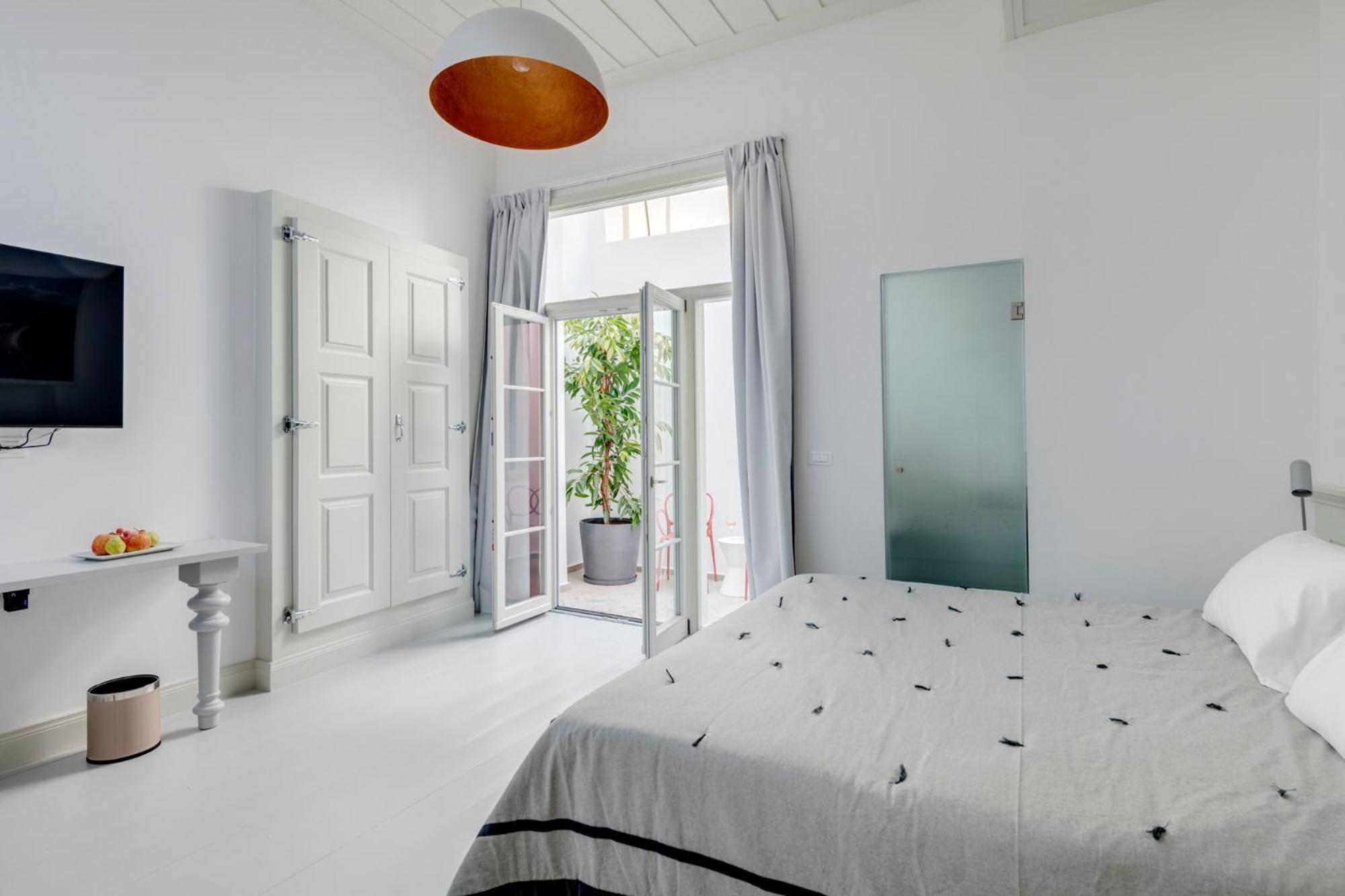 Skylight Hotell Ermoupoli Exteriör bild