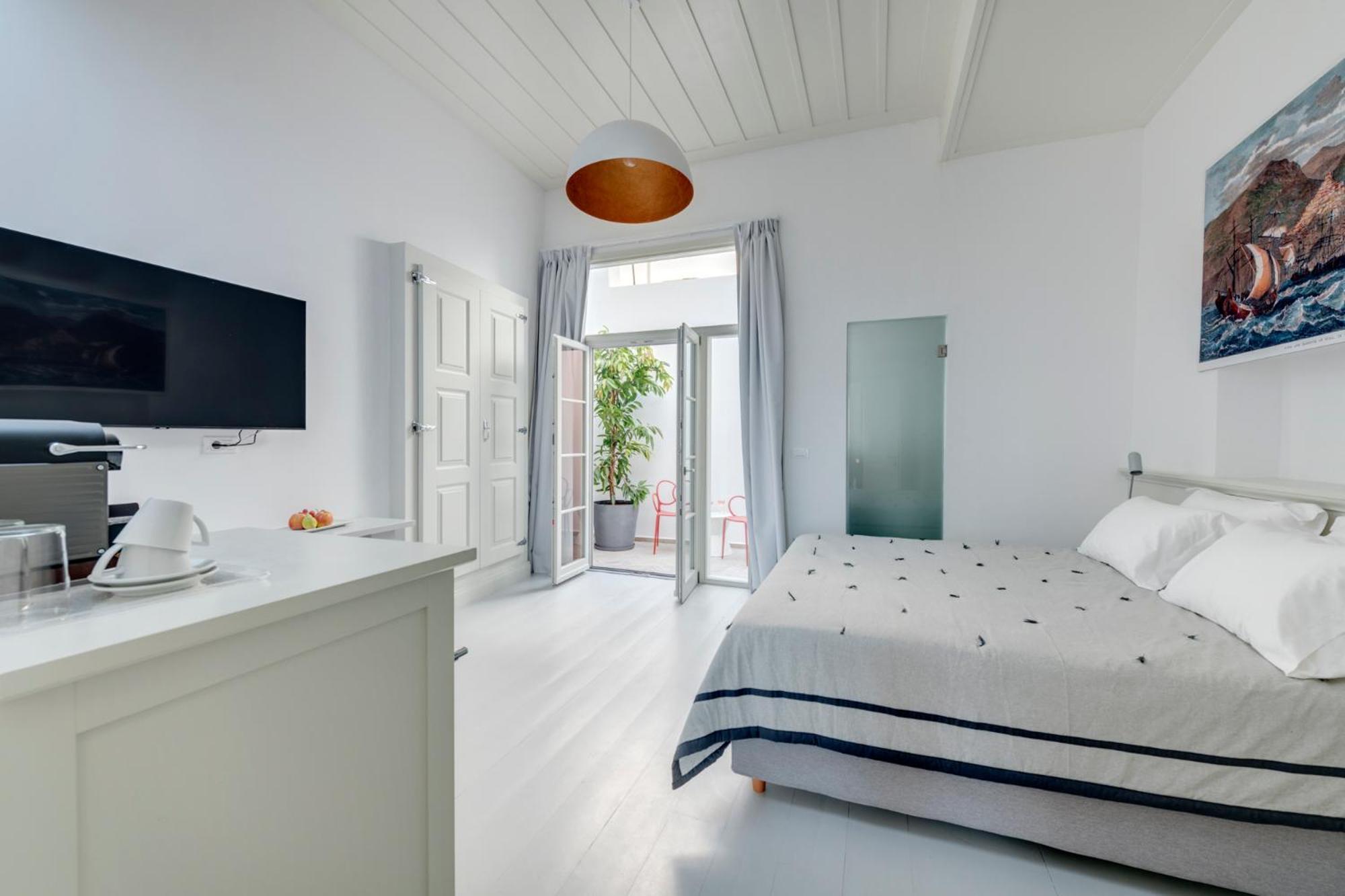 Skylight Hotell Ermoupoli Exteriör bild